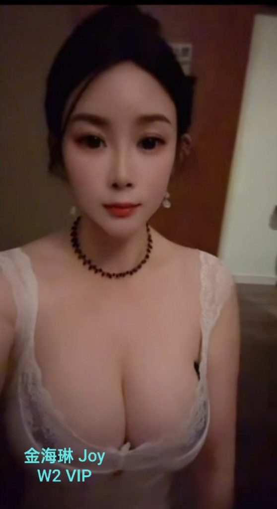 ⭐️新人到❤️内衣模特⭐️  金海琳Joy莞式服务小能手  26岁/165DD真乳/482849 作者:伦敦W2VIP 帖子ID:5197 