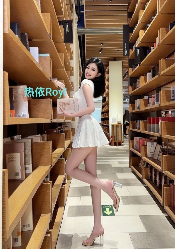 热依Royi大美人系列     :    退役空姐26岁  168净高C+2817 作者:伦敦W2VIP 帖子ID:5314 