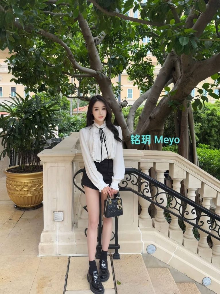 快来围观小网红铭玥 Meyo23岁很多粉丝小网红4635 作者:伦敦W2VIP 帖子ID:5370 