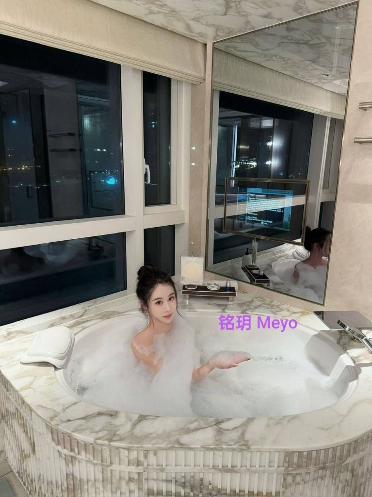 快来围观小网红铭玥 Meyo23岁很多粉丝小网红3138 作者:伦敦W2VIP 帖子ID:5370 